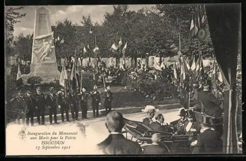 AK Issoudun, Inauguration du Monument aux Morts pour la Patrie, 17 Septembre 1911