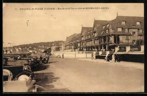 AK Deauville-Plage Fleurie, Boulevard Cornuché et Normandy-Hôtel
