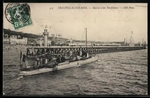AK Trouville-sur-Mer, Entrée d`un Torpilleur