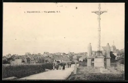 AK Villerville, Vue générale avec croix et village en arrière-plan