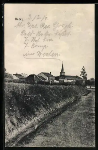 AK Brecy, Vue du village avec église et route sinueuse