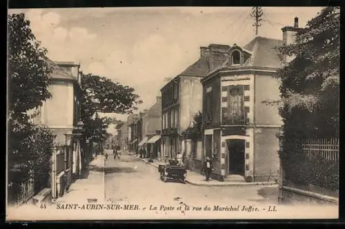 AK Saint-Aubin-sur-Mer, La Poste et la rue du Maréchal Joffre