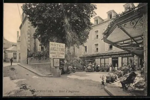 AK Avranches, Hôtel d`Angleterre avec terrasse et voitures anciennes