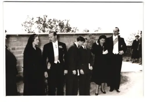 7 Fotografien Ansicht Bisingen, Beerdigung der Kronprinzessin Cecilie auf Burg Hohenzollern, Trauerzug