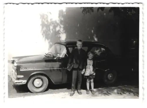 2 Fotografien Auto Opel Olypia