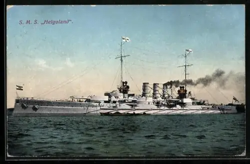 AK Linienschiff Helgoland vor Küste liegend, Kriegsschiff