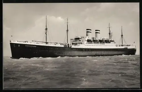AK Passagierschiff Deutschland der Hamburg-Amerika-Linie auf See