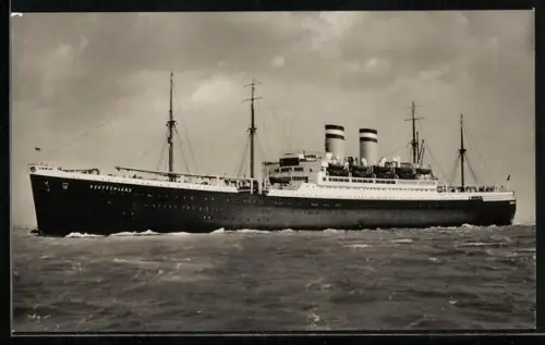 AK Passagierschiff Deutschland der Hamburg-Amerika-Linie auf See