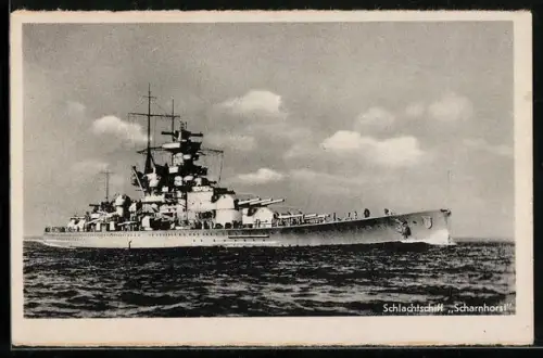 AK Schlachtschiff Scharnhorst der Kriegsmarine in Fahrt
