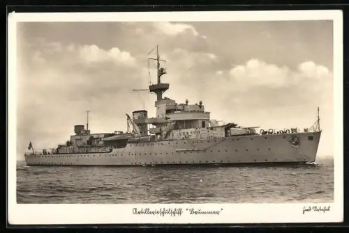 AK Artillerieschulschiff Brummer der Kriegsmarine auf hoher See
