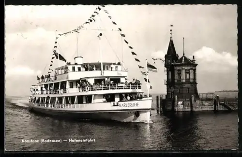 AK Konstanz, Passagierschiff Karlsruhe an der Hafeneinfahrt, Bodensee-Schiffahrt