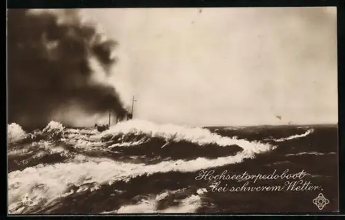 AK Hochseetorpedoboote auf Fahrt in schwerem Wetter