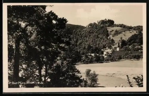 AK Bad Mühllacken /O. Ö., Panorama mit Kirche und Hügeln