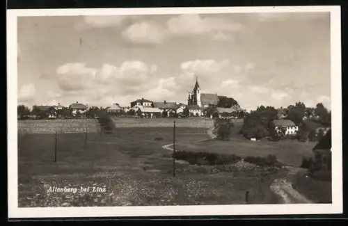 AK Altenberg bei Linz, Panorama mit Kirche und Feldern