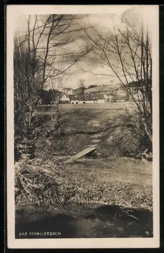 AK Bad Schallerbach, Panorama mit Wiesen und Bach
