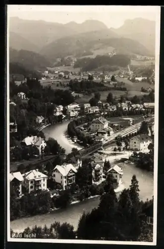 AK Bad Ischl, Panorama mit Fluss und Brücke