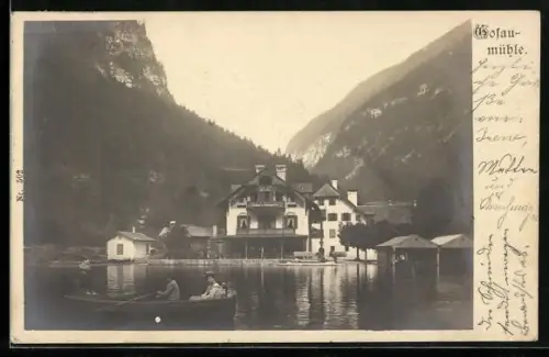 AK Hallstatt, Gasthaus zur Gosaumühle am See mit Booten