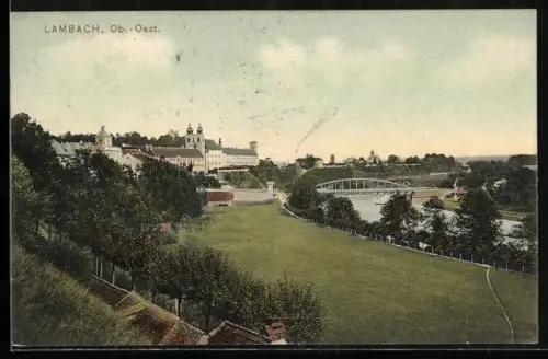AK Lambach /Ob. Oest., Panorama mit Stift, Fluss und Brücke