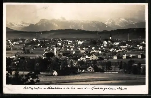 AK Mattighofen /Ob. Öst., Ortsansicht mit den Berchtesgadener Alpen