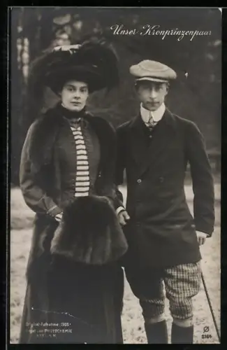 AK Kronprinz Wilhelm von Preussen und seine Frau im Pelzmantel