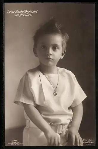 AK Portrait Prinz Louis Ferdinand von Preussen in sommerlicher Kleidung mit Halskette