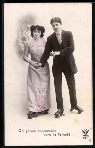 AK Paar auf Rollschuhen im Atelier