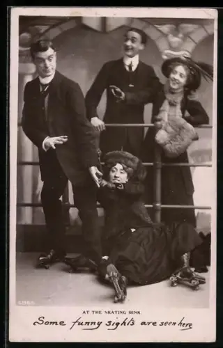 AK Frau stürzt beim Rollschuhfahren, At the Skating Rink