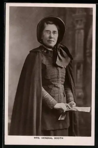AK Mrs. General Booth in Uniform der Heilsarmee mit Brille