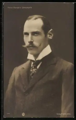 AK Prinz Harald von Dänemark in Anzug mit Krawatte und Stehkragen