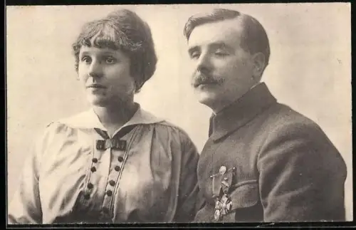 AK Madame Masselier et Mr. Albert Masselier, La Famille du Rameau d`Olivier Carte No. 9