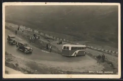 AK Braemar, Bus and cars at Devil`s Elbow