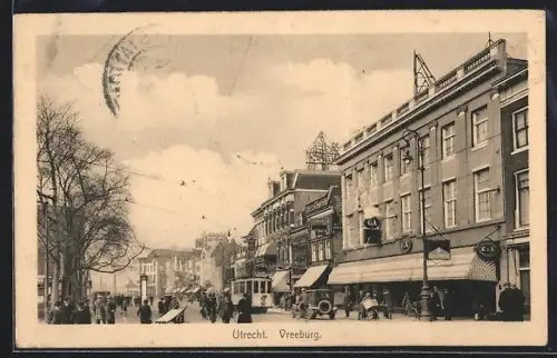 AK Utrecht, Vreeburg mit Strassenbahn und Passanten