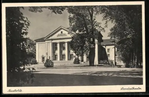 AK Neustrelitz, Blick zum Landestheater