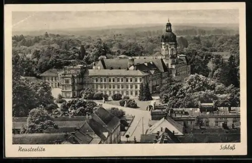 AK Neustrelitz, Blick auf das Schloss