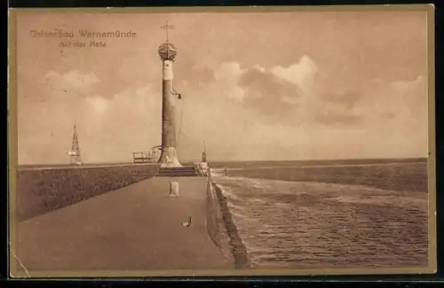AK Warnemünde, Mole mit Leuchtturm