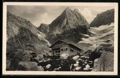 AK Blaueishütte, Blick zur Berghütte am Hochkaltergletscher