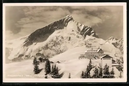 AK Kreuzeckhaus, Ansicht der Berghütte mit Alpspitze