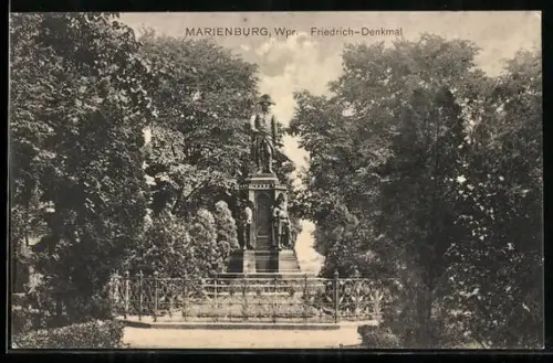 AK Marienburg / Malbork, Friedrich-Denkmal im Park