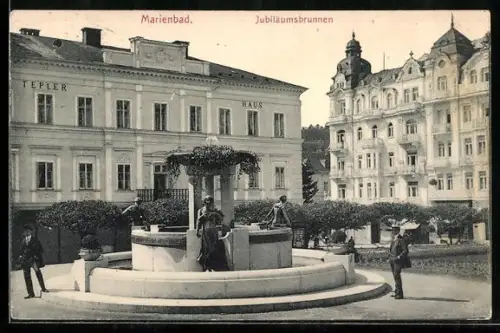 AK Marienbad, Jubiläumsbrunnen mit Passanten