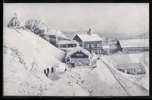 AK Wendelsteinhaus, Hütte mit Kirche im Winter