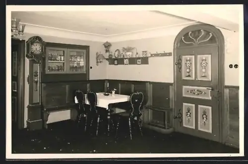 Foto-AK Wasserburg /Inn, Kaffee und Weinhaus Burgstube, Pächter Heinrich Schrag, Innenansicht