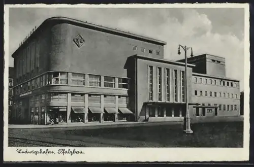 AK Ludwigshafen / Rhein, Pfalzbau mit UFA - Kino