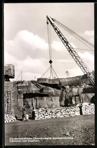 AK Obernkirchen, Sandsteinbrüche, Arbeiter mit Kran
