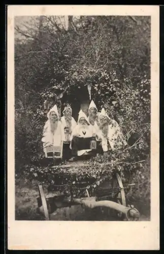 AK Hasel, 50-jähriges Jubiläum des Männerchors 1925, Festwagen mit verkleideten Personen