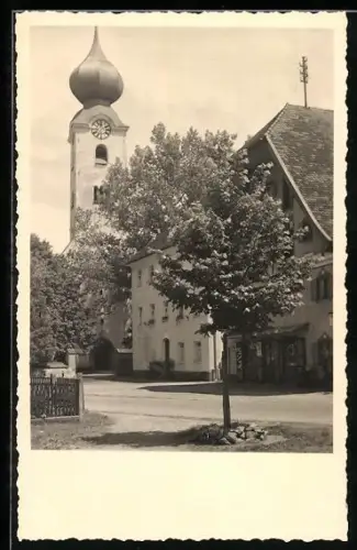 Foto-AK Grassau / Chiemgau, Strasse zur Kirche
