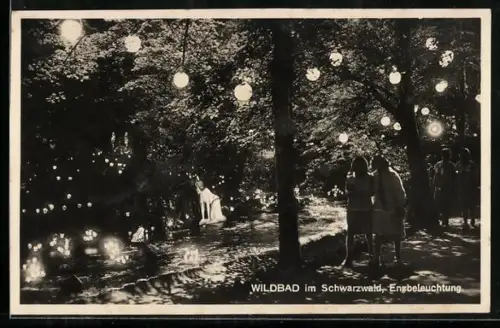 AK Bad Wildbad, Die Enzbeleuchtung, Frauen beim Spazieren