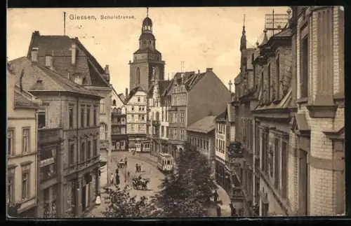 AK Giessen, Schulstrasse, Strassenansicht mit Kirche und Strassenbahn