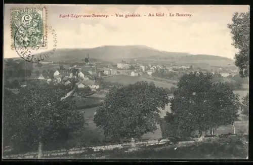AK Saint-Léger-sous-Beuvray, Vue générale avec Le Beuvray en arrière-plan