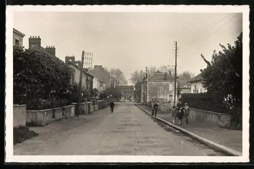 AK Montchanin-les-Mines /S.-et-L., Avenue de la Gare