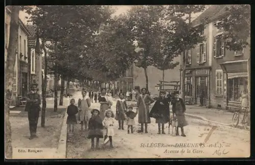 AK St-Léger-sur-Dheune /S.-et-L., Avenue de la Gare